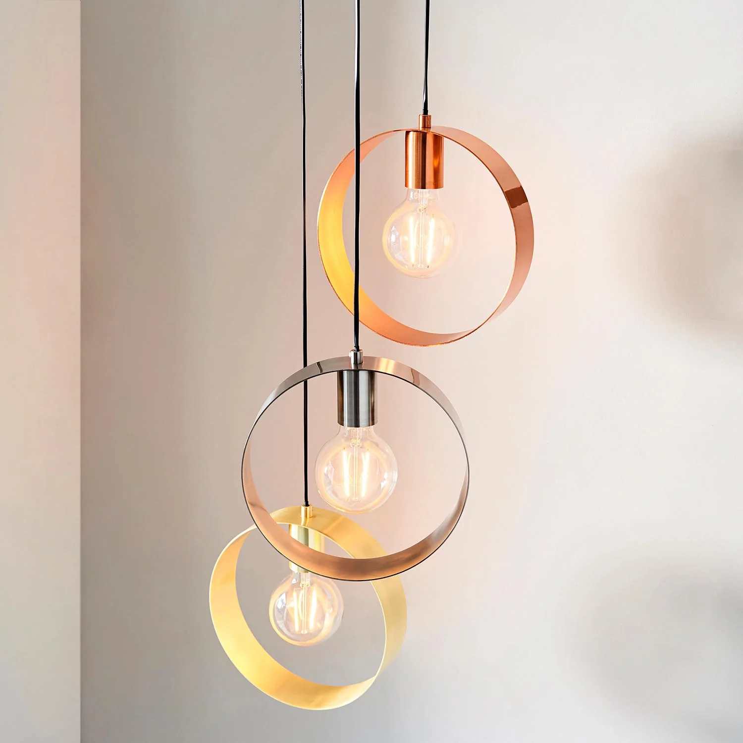 Daisy Chain Ceiling Pendant - Image 3
