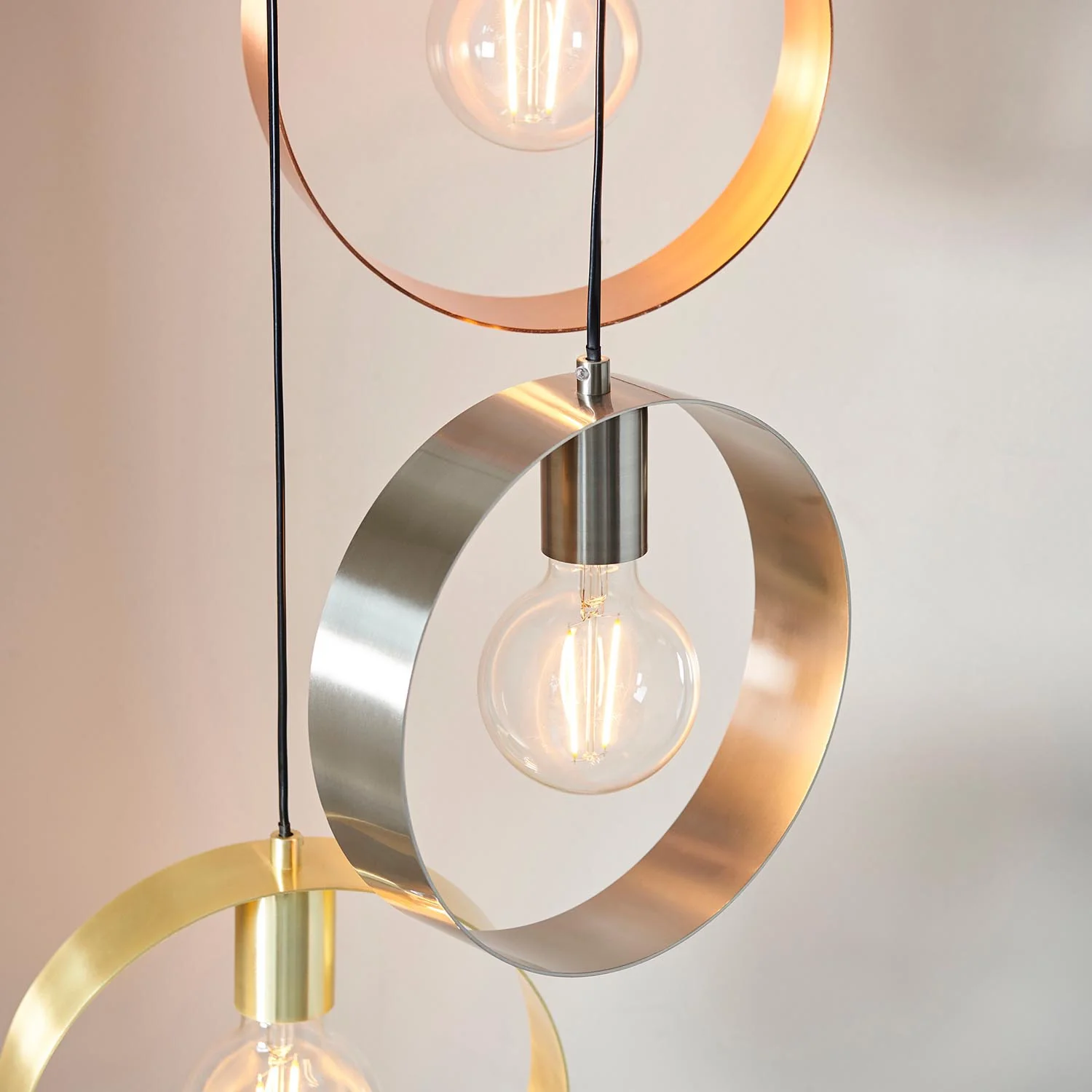 Daisy Chain Ceiling Pendant - Image 6